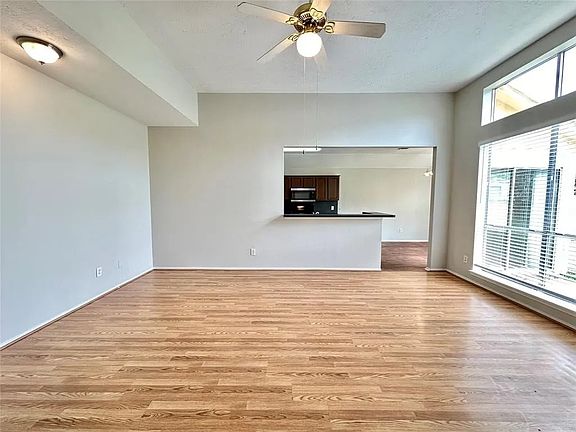 5th image of 17034 Gleneviss Dr