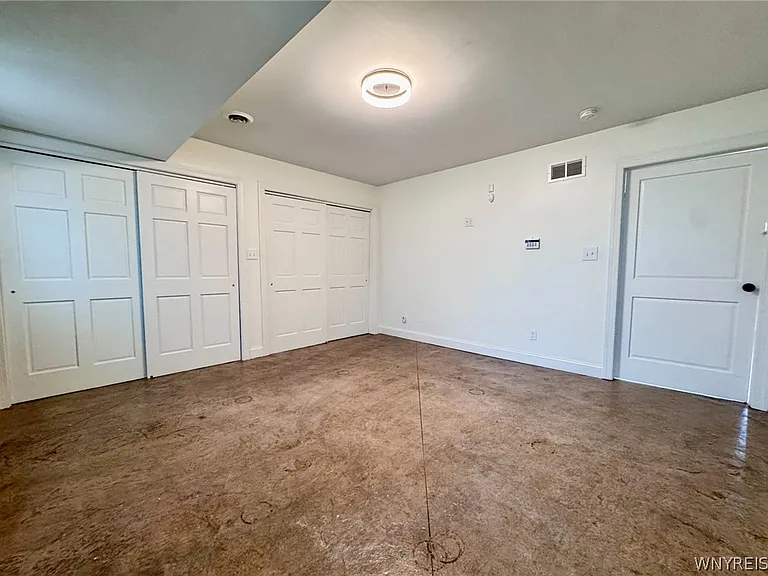762 Columbus Pkwy — Photo 14