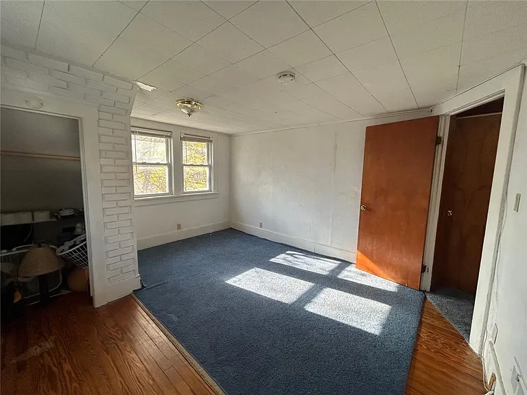 125 Windsor Rd — Photo 22