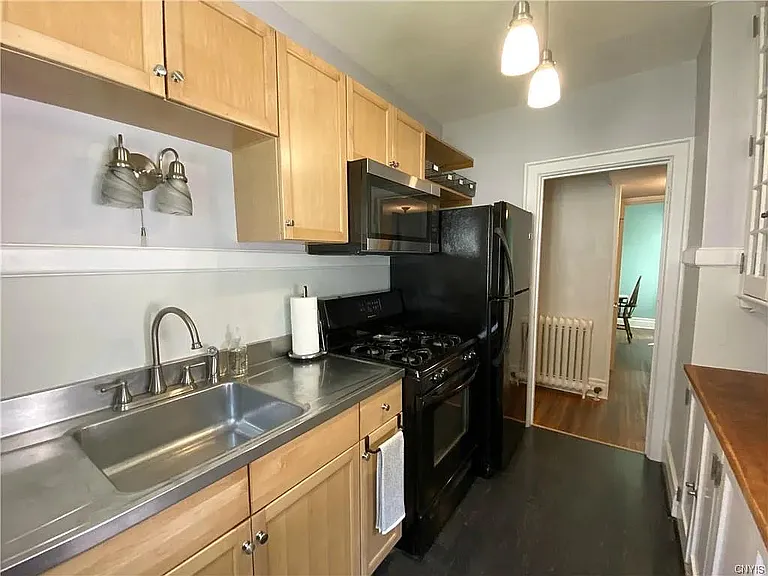 238 Greenwood Pl — Photo 5