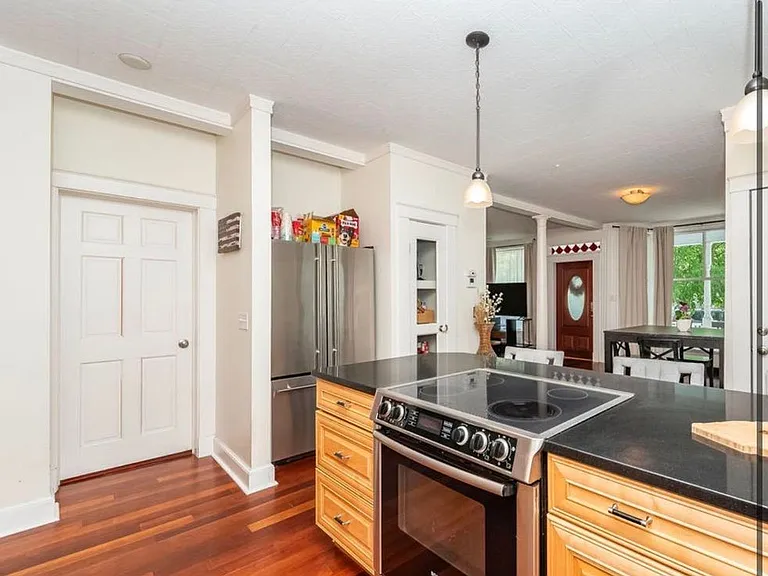 301 Richards Ave — Photo 11