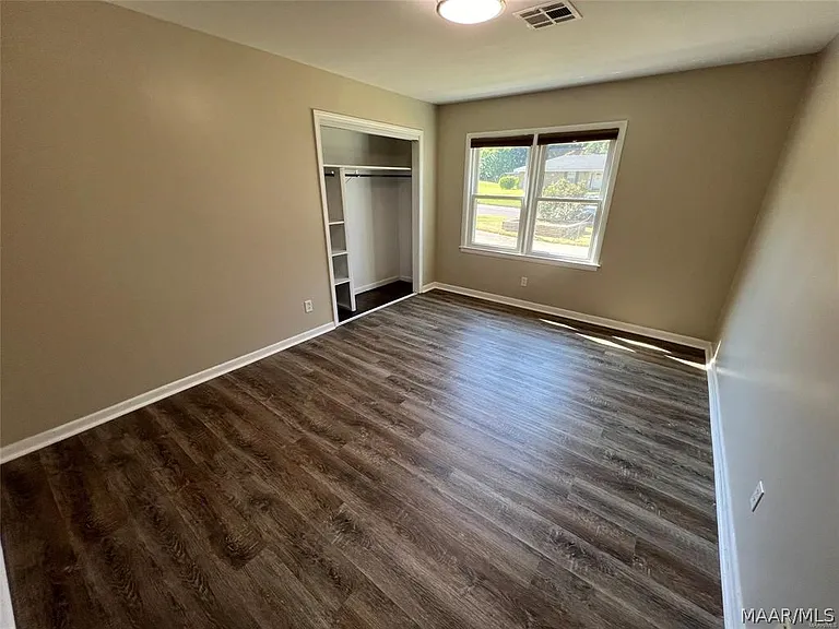 147 Lawrence St — Photo 11