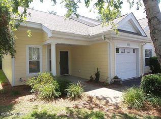 102 Darwin Ct, Morehead City, NC 28557