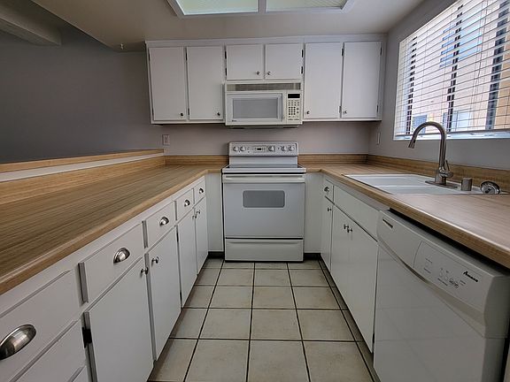 5th image of 5736 Lauretta St APT 6