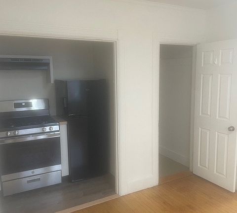 5th image of 485 Cumberland Ave #9