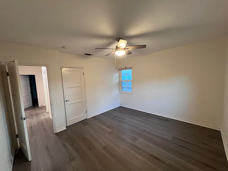 10650 Camarillo St #1 — Photo 12