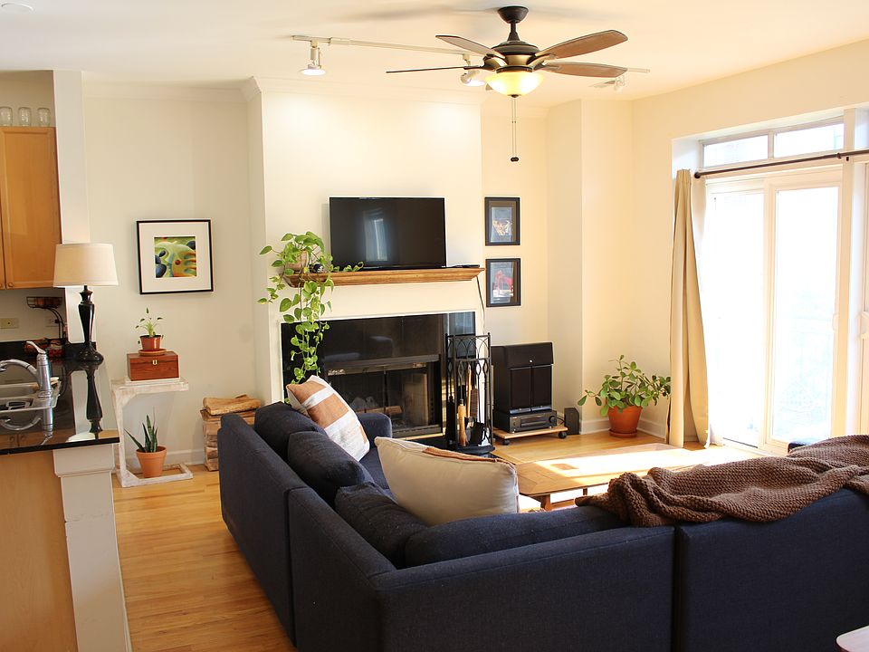 1st image of 2352 W Bloomingdale Ave APT 3E