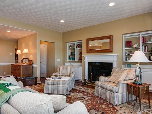 4th image of 140 Sharpe Dr