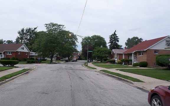 2nd image of 8336 S Kenwood Ave
