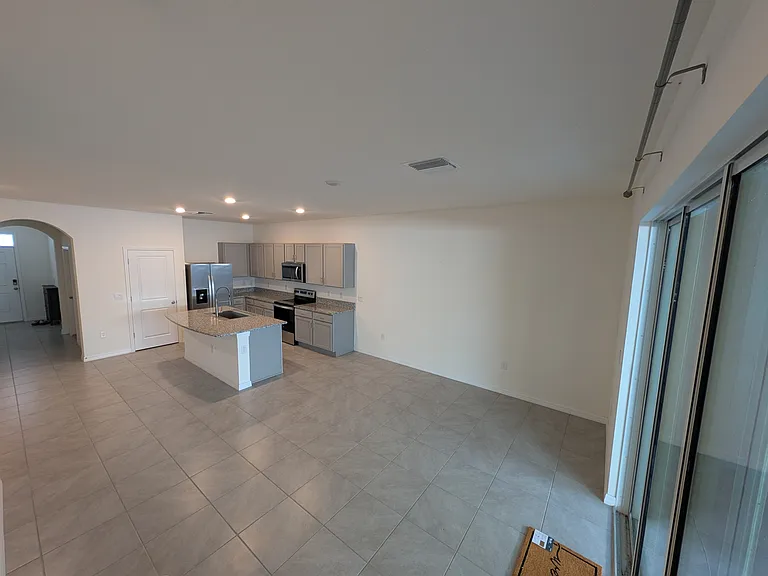 2926 Suncoast Plains Dr — Photo 3
