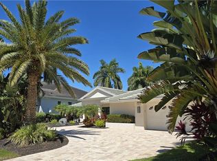 557 Parkwood LN, NAPLES, FL 34103