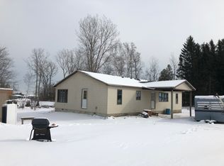 9262 Lakeshore Rd, Port Austin, MI 48467