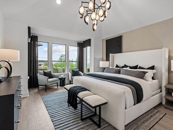 Owner s Suite with Bay Window