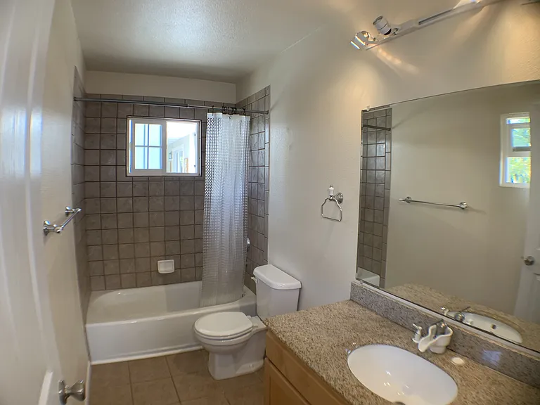 1080 Kupau St — Photo 12