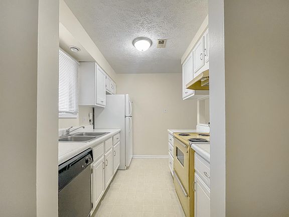 3rd image of 1215 A St #10