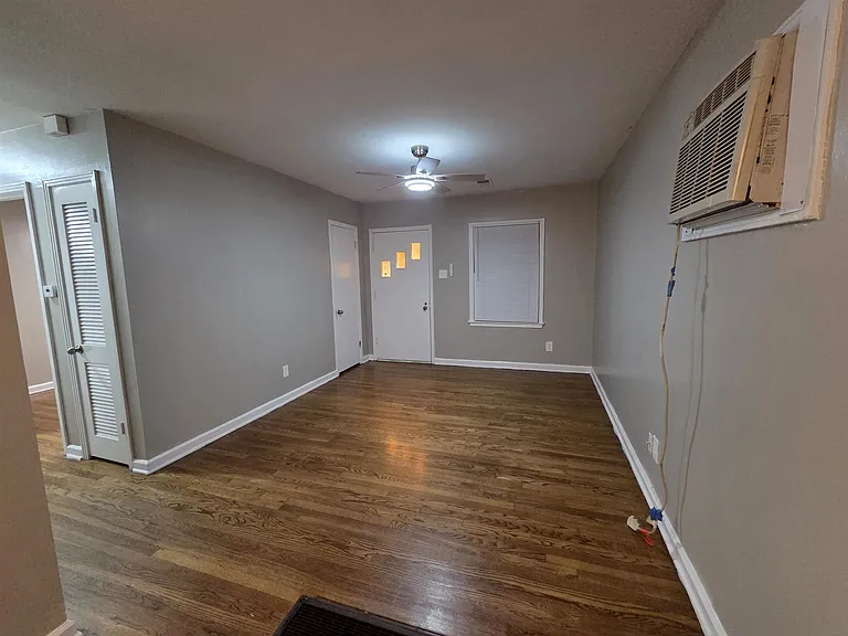 1706 Echles St — Photo 11
