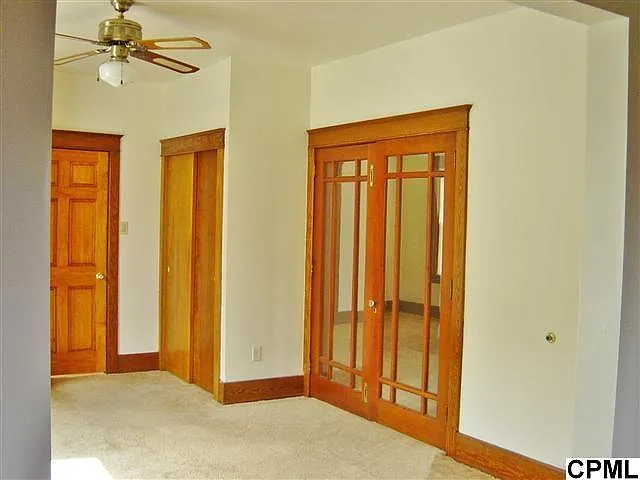 613 N Chestnut St — Photo 4