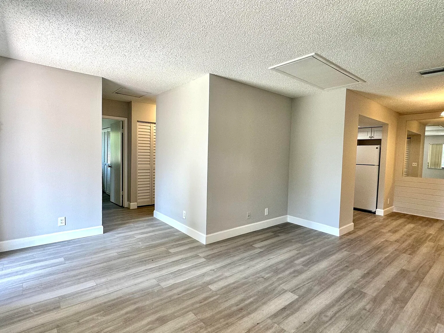 2 bed, 2.0 bath, 900 sqft, $2,100 — Photo 3