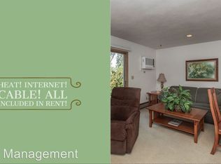 1018 Lincoln Rd APT 4, Bettendorf, IA 52722