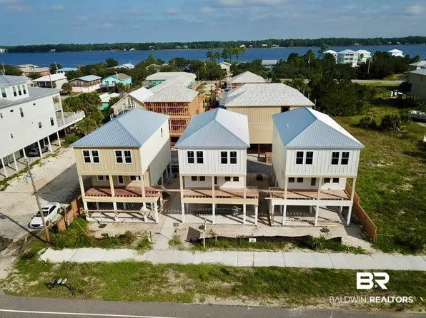 11 Crystal Dr, Gulf Shores, AL 36542