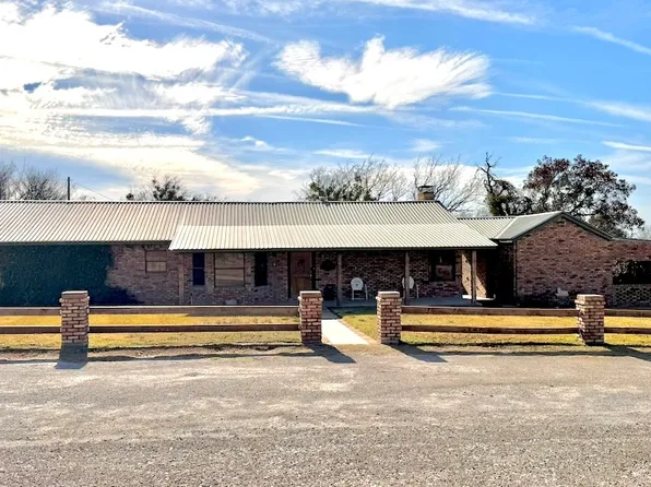 5 W Highway 84, Goldthwaite, TX 76844