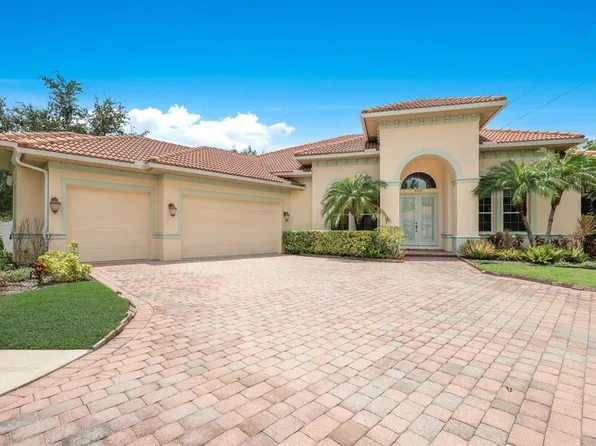 5300 Nathaniel Pl, Sarasota, FL 34233