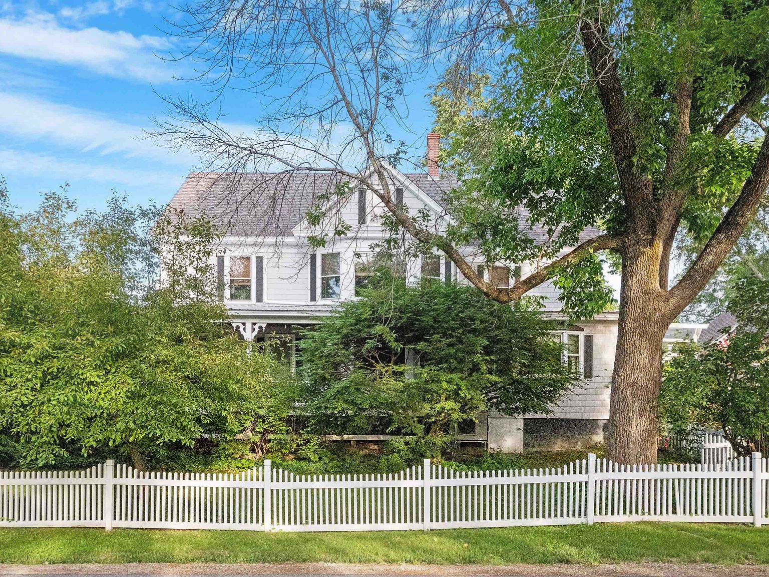 243 S Main Street, Wolfeboro, NH 03894 | Zillow