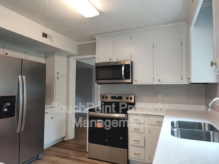 7413 Doves Nest Cir — Photo 4
