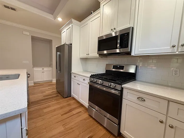 855 Avery Park Dr — Photo 15