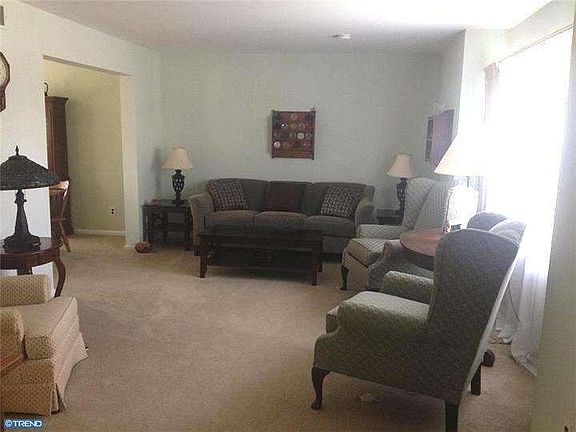 4th image of 2230 Lancashire Dr