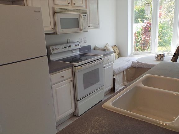4th image of 760 Seaview Drive #760