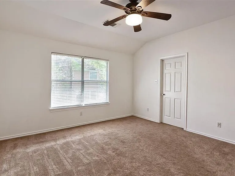 74 Blue Creek Ct — Photo 11
