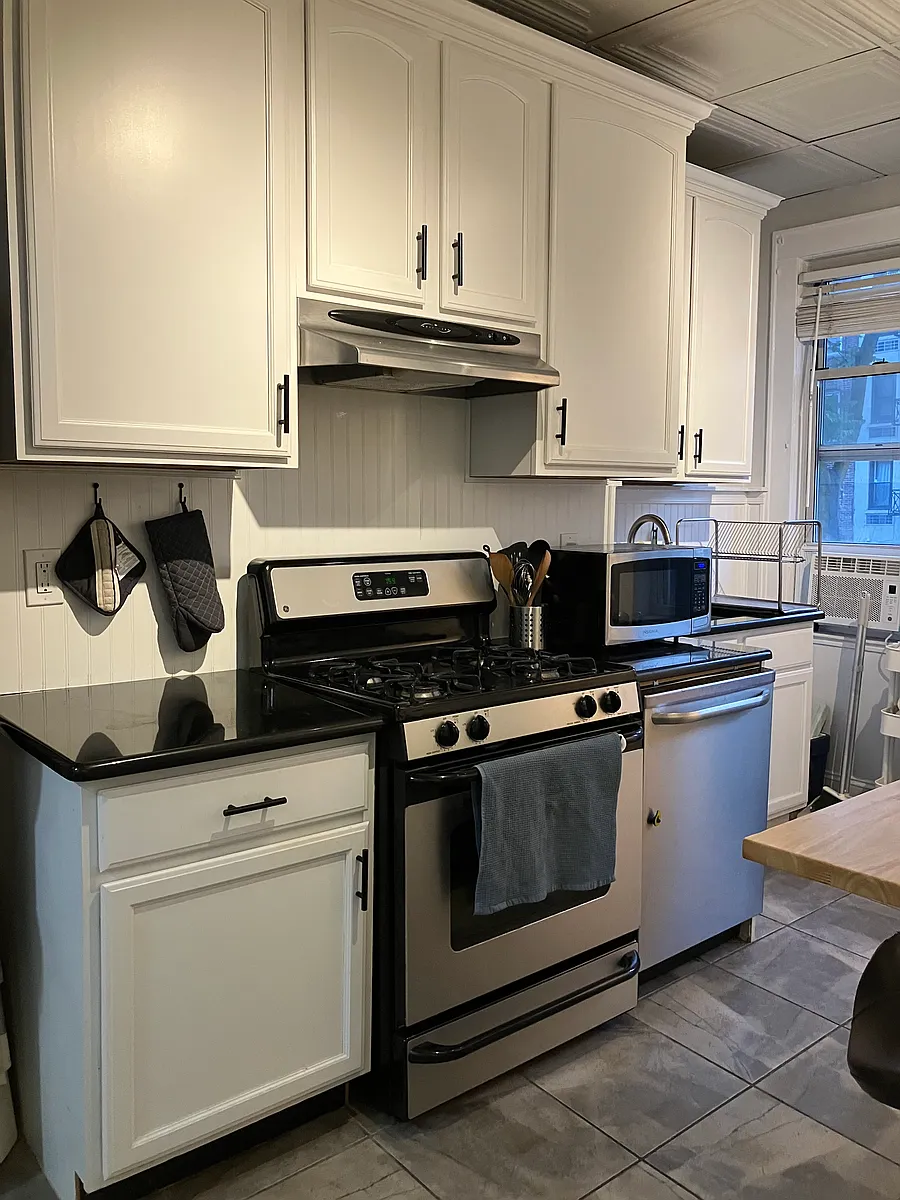 Building Photo - 532 Adams St #1A