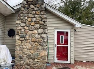 8 Ka Ton Ah Trl, Andover, NJ 07821