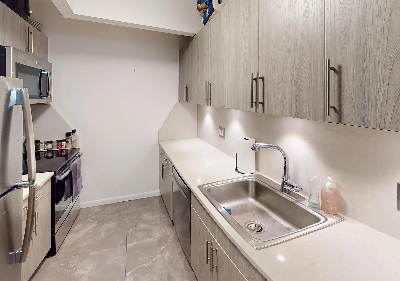121 Reade Street — Photo 3