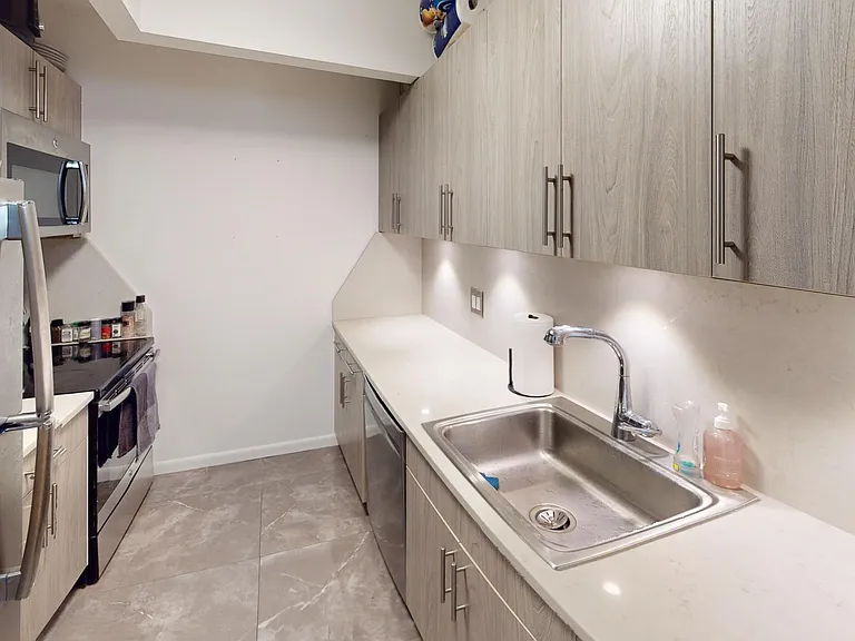 121 Reade St #6M — Photo 3