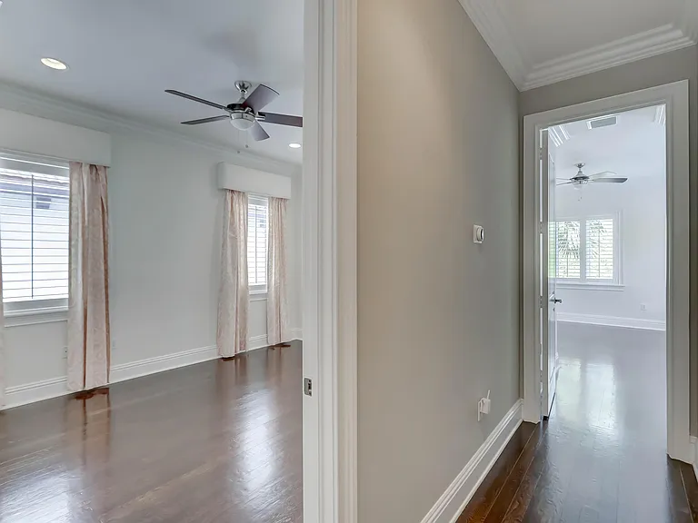425 NE 11th Ave — Photo 40