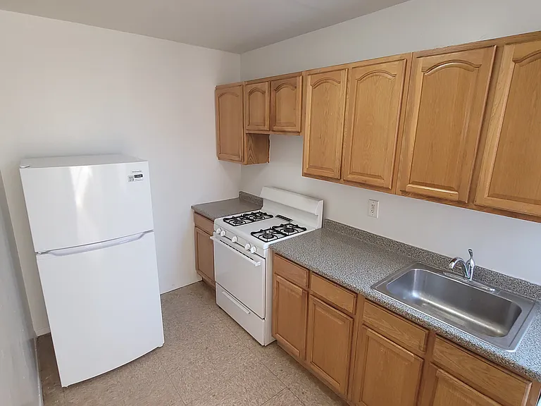 1264 Sheridan Ave #6F — Photo 6