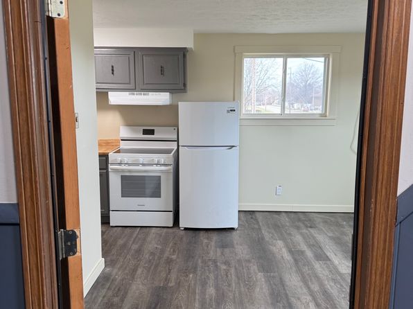 2005 Lincoln Way E APT 2