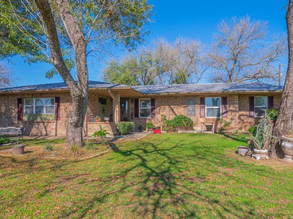 11255 FORD RD, Adkins, TX 78101