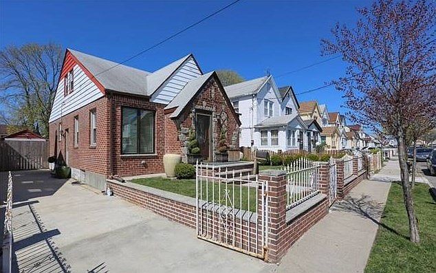 1st image of 119 Ave 196 St