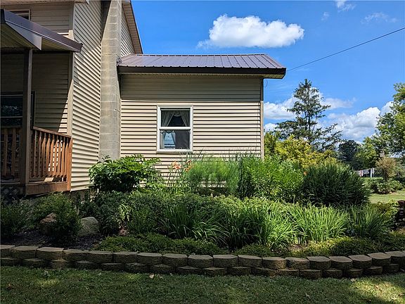 3rd image of 2560 Burns Rd