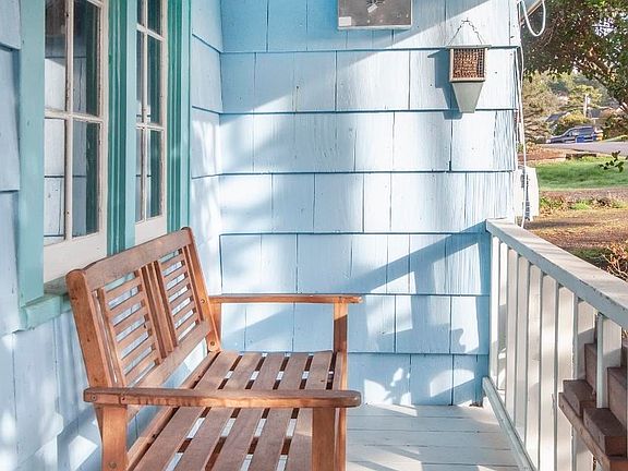 5th image of 3025 SW Beach Ave