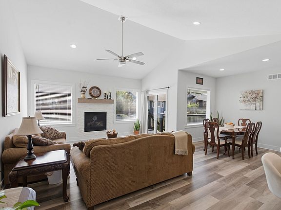 3rd image of 8203 W Lang St