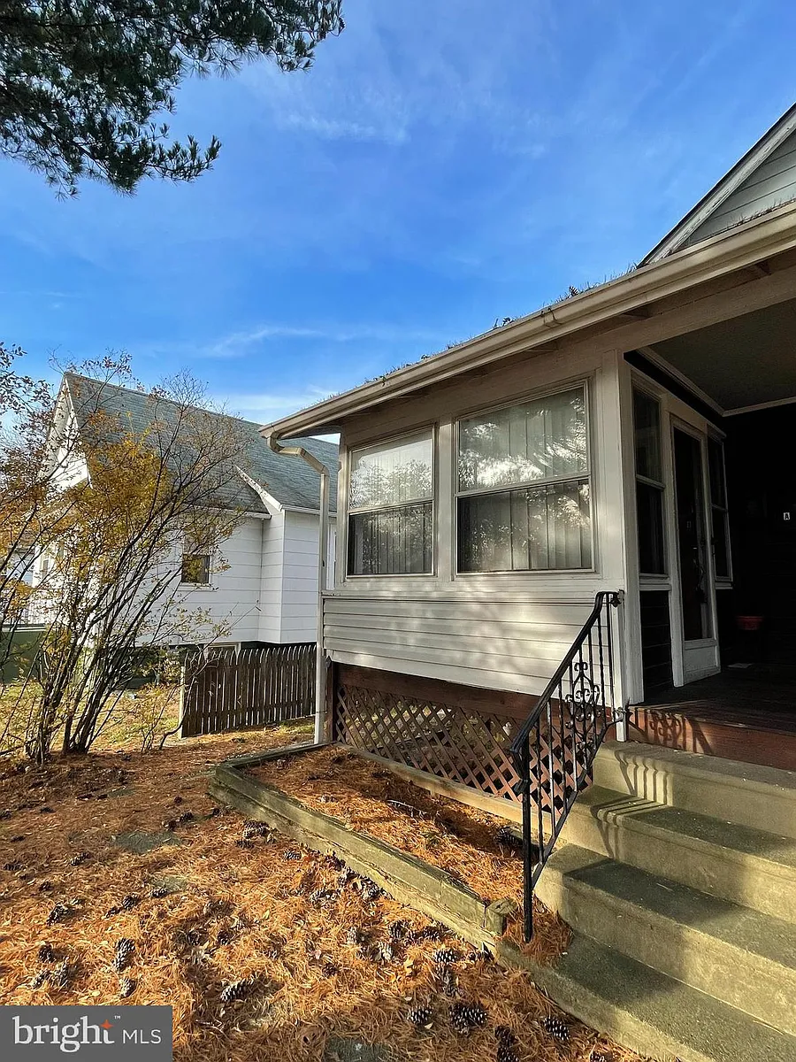 Building Photo - 37 E Gloucester Pike #1