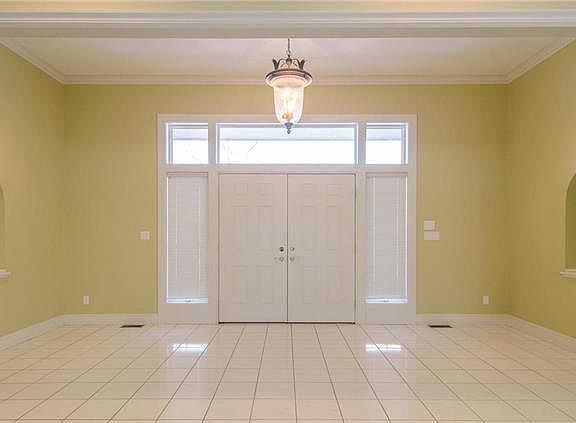 4th image of 8 Summerhill Dr