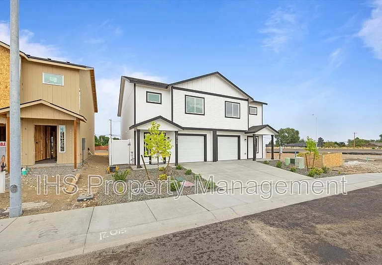 4732 W Quinault Ave — Photo 4