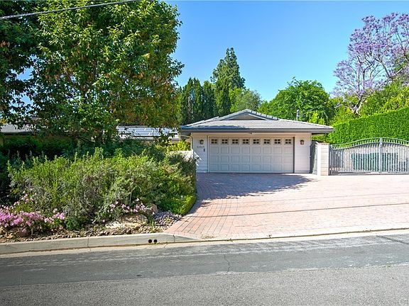 3rd image of 10501 Cowan Heights Dr