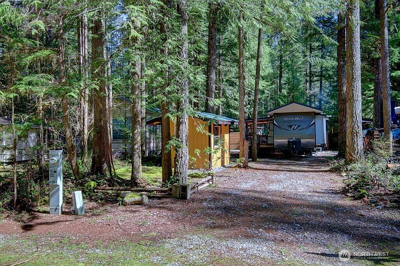 5th image of 64 Wilderness Way