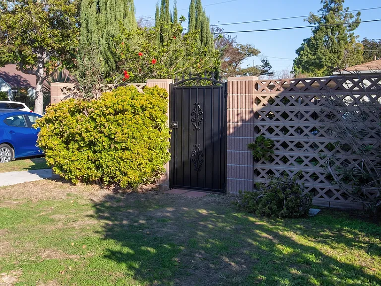 5848 Oliva Ave #1/2 — Photo 17